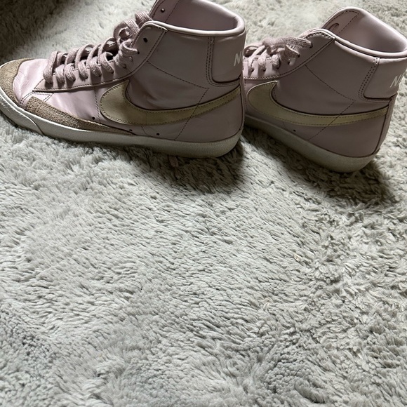 Mauve And Beige Pair Up On Latest Womens Nike Blazer Mid ’77 Size 10 - Picture 4 of 7
